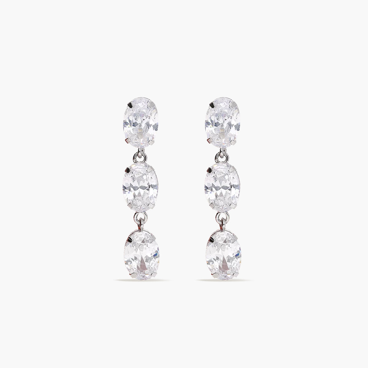 Pendientes largos de oro blanco 18K circonitas 26 mm