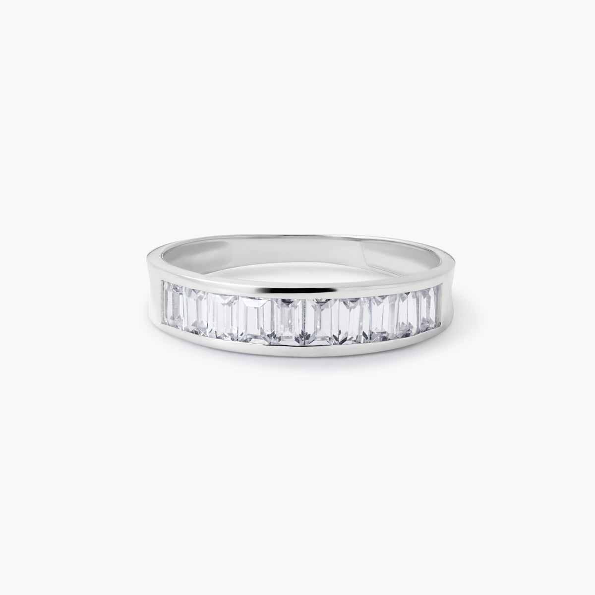 Anillo de oro blanco 18K
