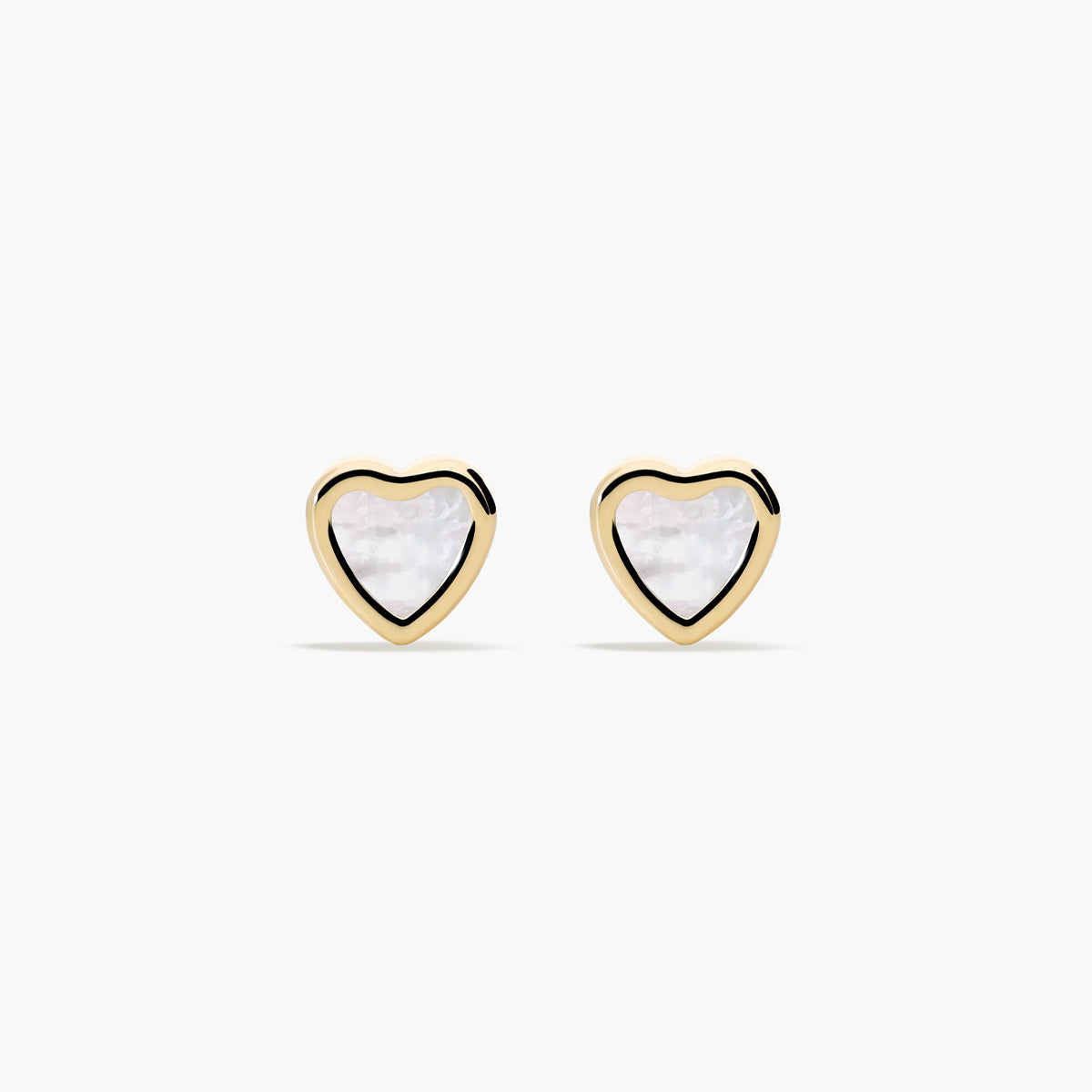 Pendientes corazón de oro 18K nácar 5 mm