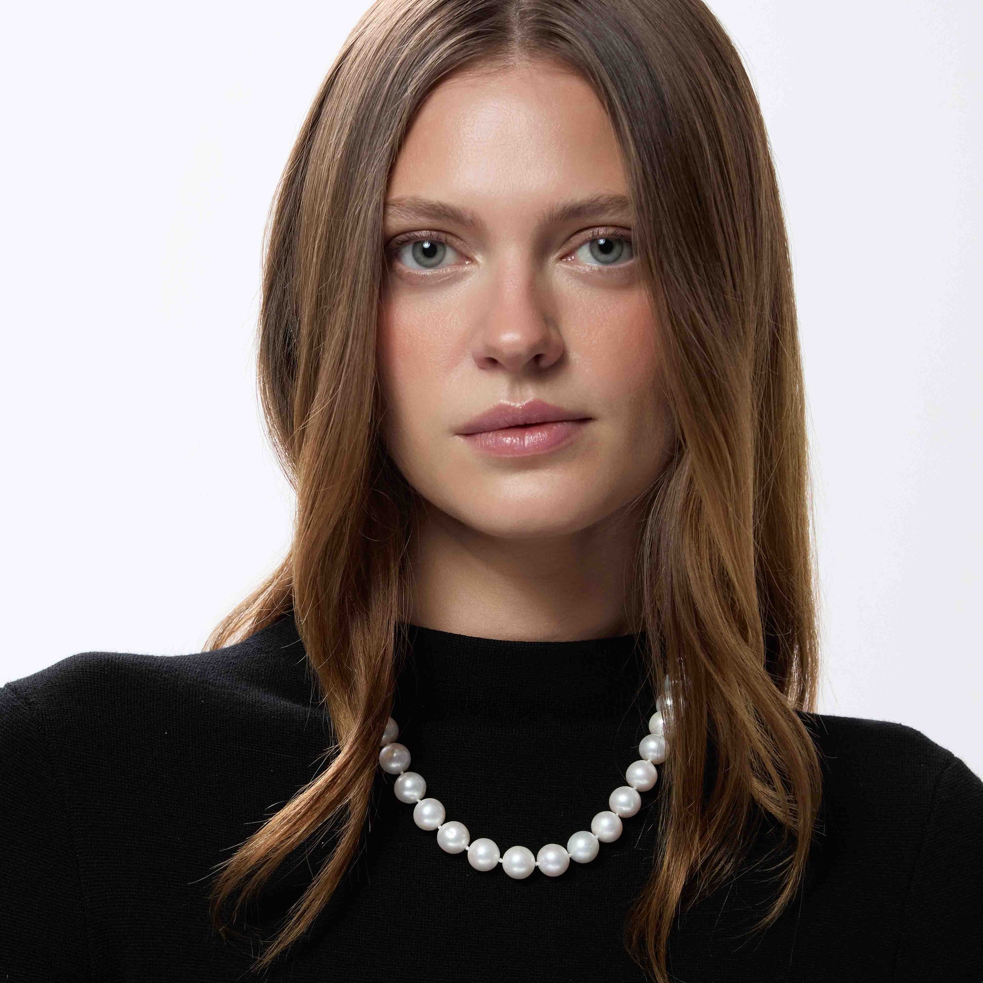 Collar de oro blanco 18K perlas 47 cm