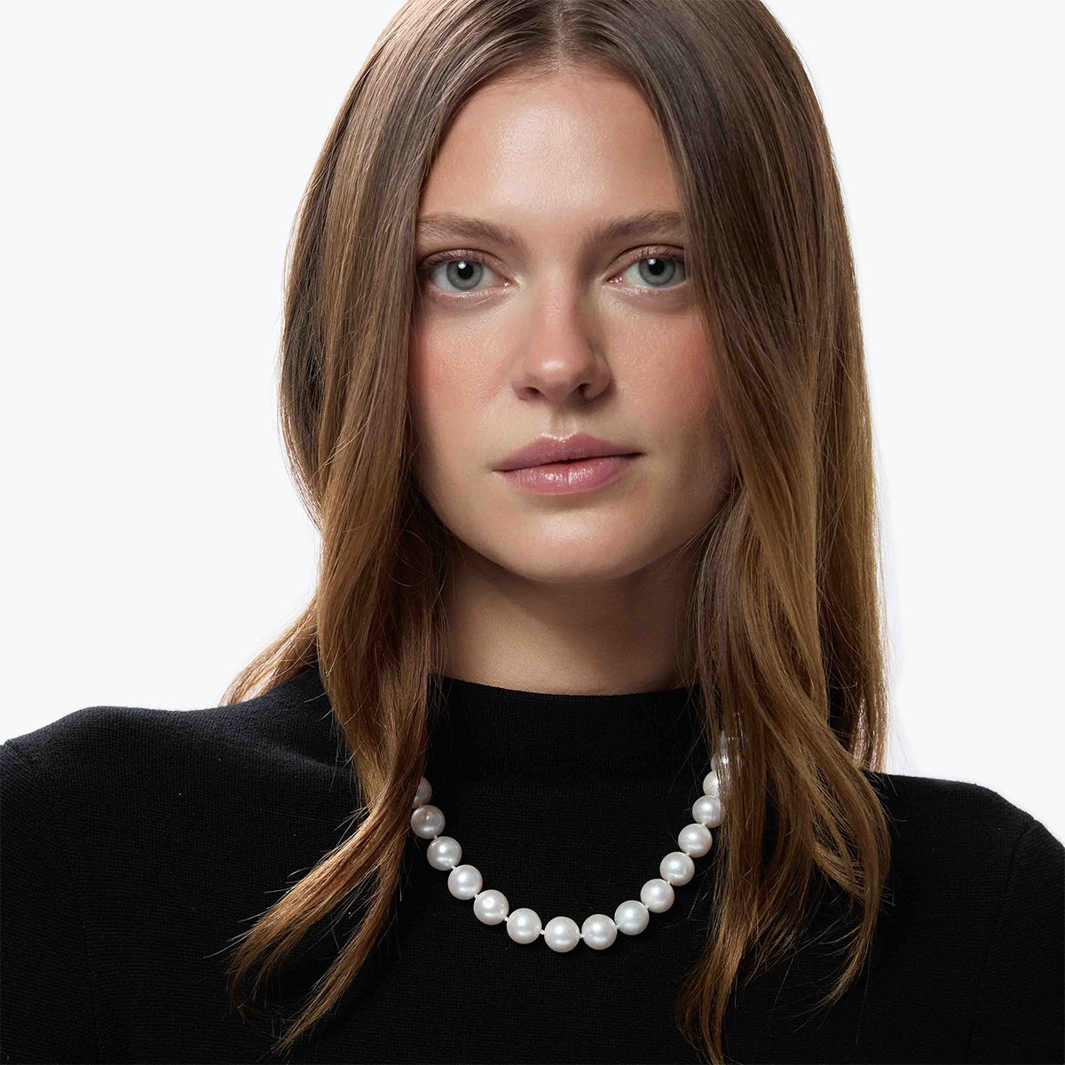 Collar de oro blanco 18K perlas 47 cm