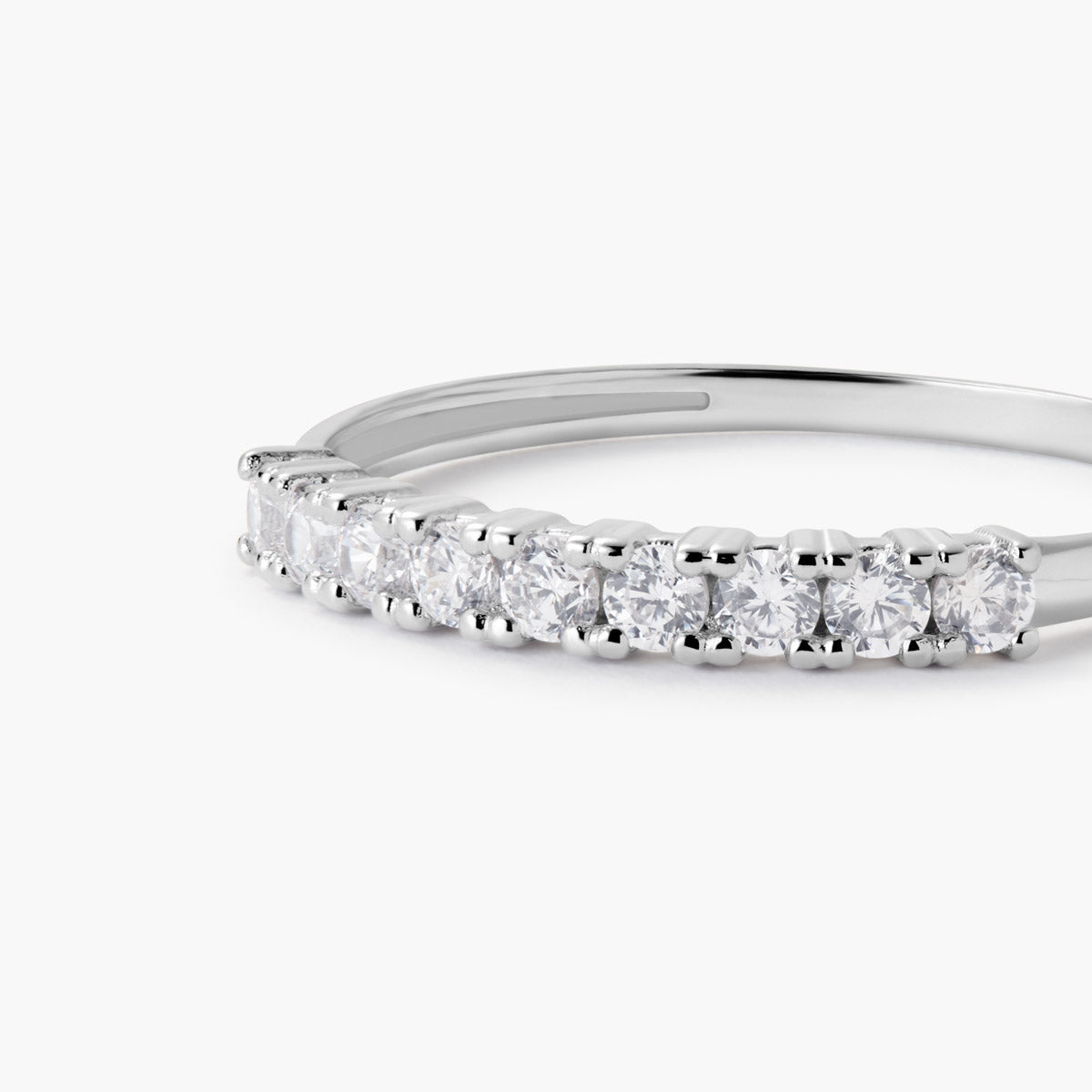 Anillo de oro blanco 18K