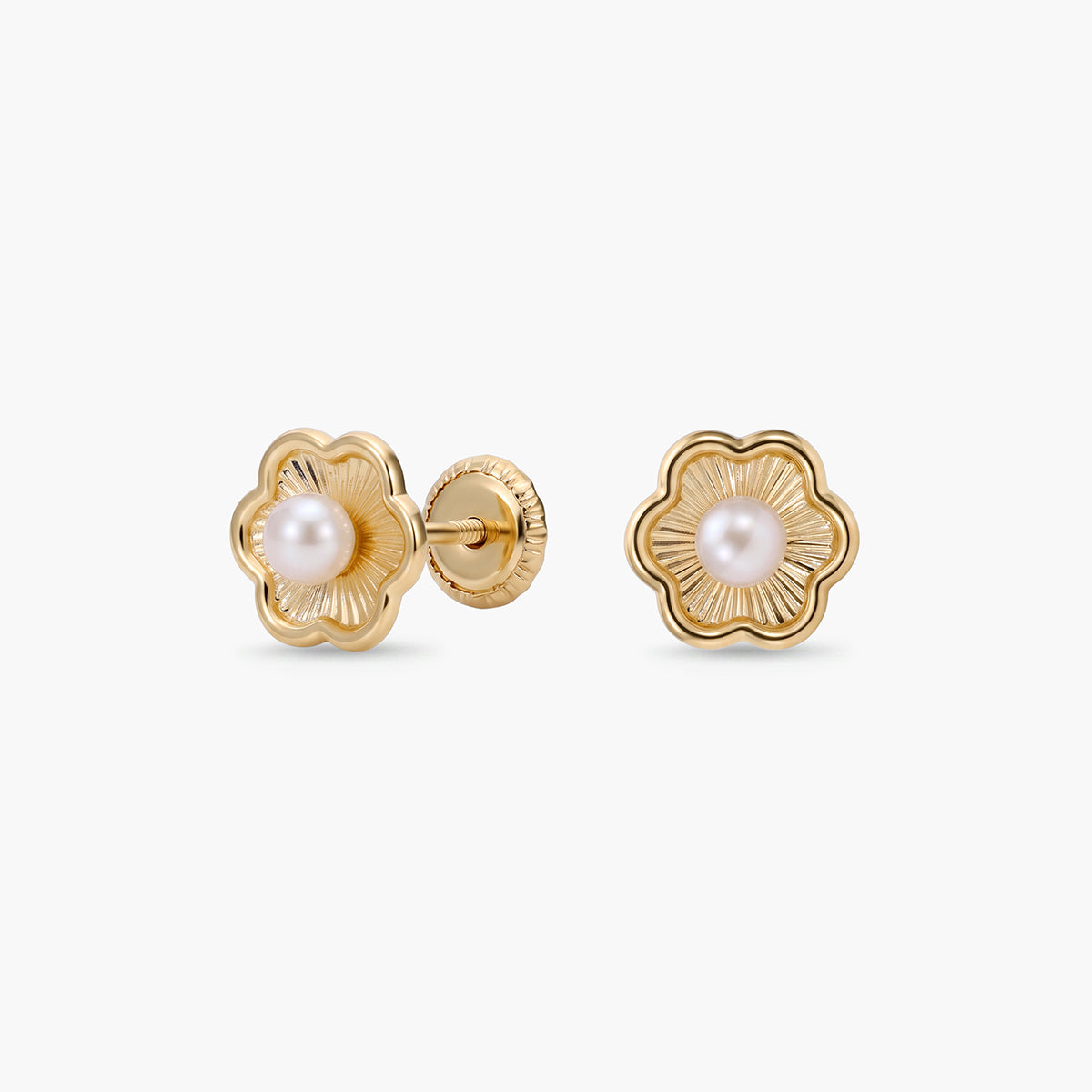 Pendientes flor de oro 18K con perlas 7 mm