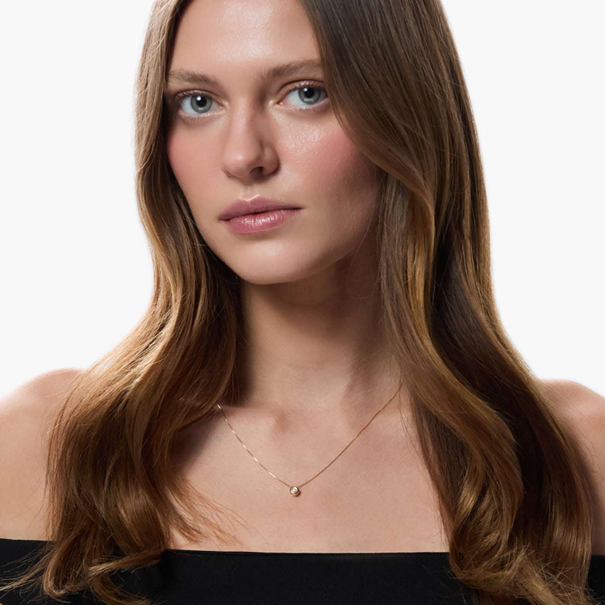 Collar de oro 18K diamante natural 0.07 ct.