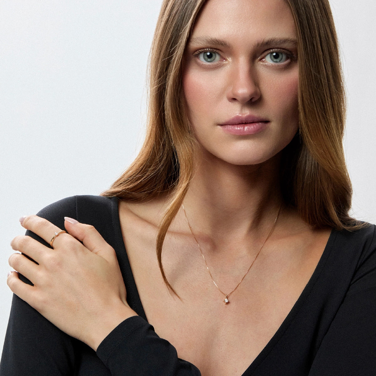 Collar de oro 18K diamante natural 0.20 ct. SUN