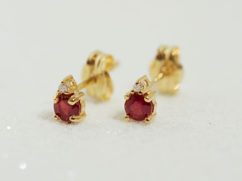 Pendientes diamante rubi oro